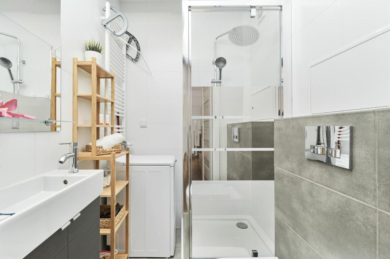 Riverside Apartments Na Grobli By Noclegi Renters Breslavia Esterno foto